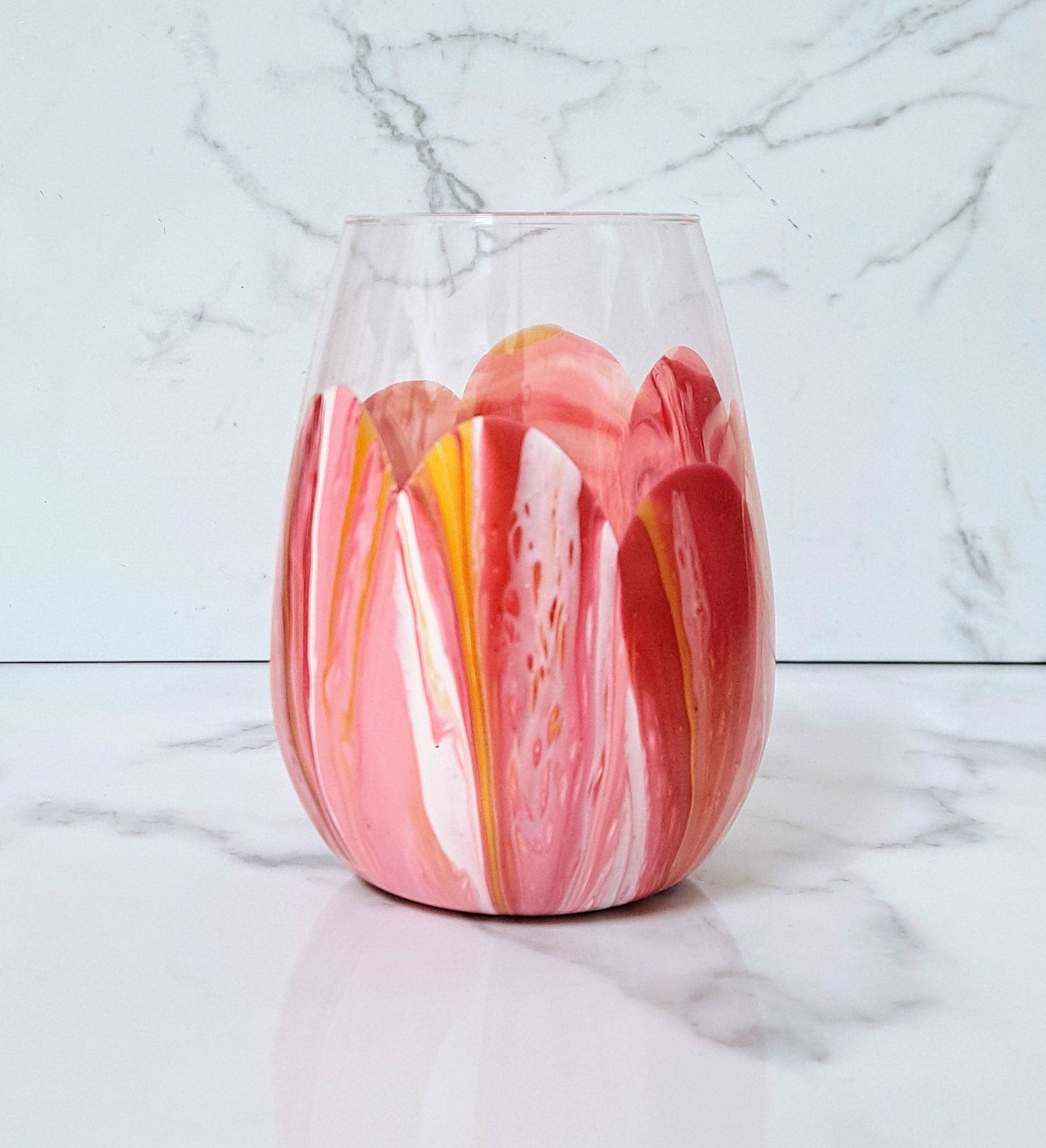 https://lillylovesgifts.com.au/cdn/shop/files/stemless-wine-glass-lilly-loves-gifts-rose-gold-pink-190194-_3.jpg?v=1695599873&width=1946